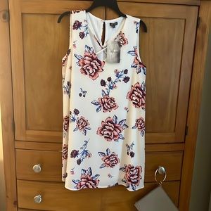 Brand new Lily Rose flowered dress! Size L.